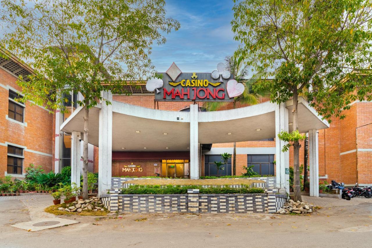 Hotel The Soaltee Katmandú Exterior foto
